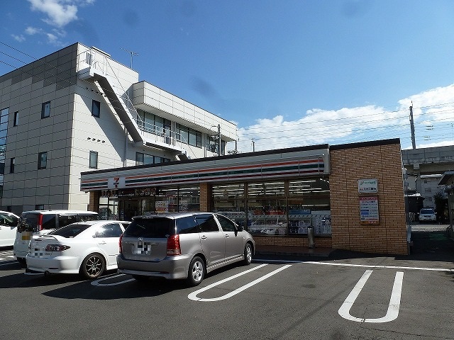 コンビニ　セブンイレブン 長野鶴賀店（コンビニ）まで130m