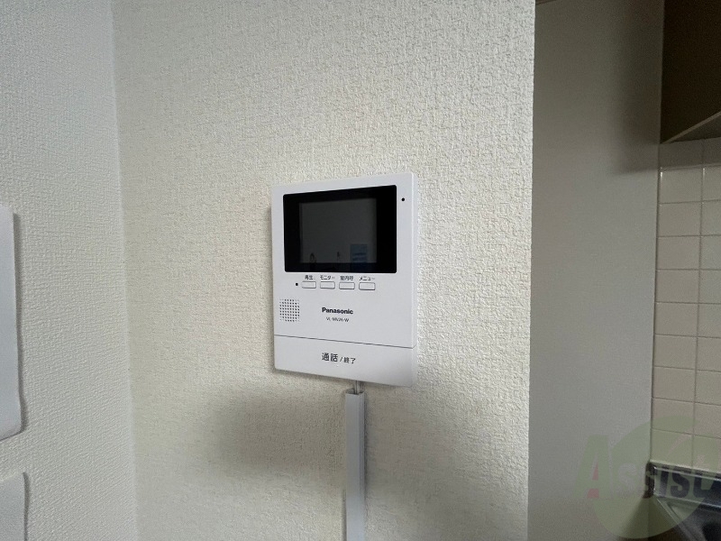 セキュリティ　ＴＶモニター付インターホンです。来客者の顔が見えるので安心！