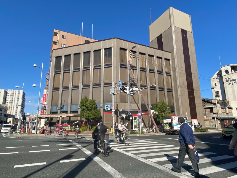 銀行　三菱UFJ銀行城東支店（銀行）まで438m