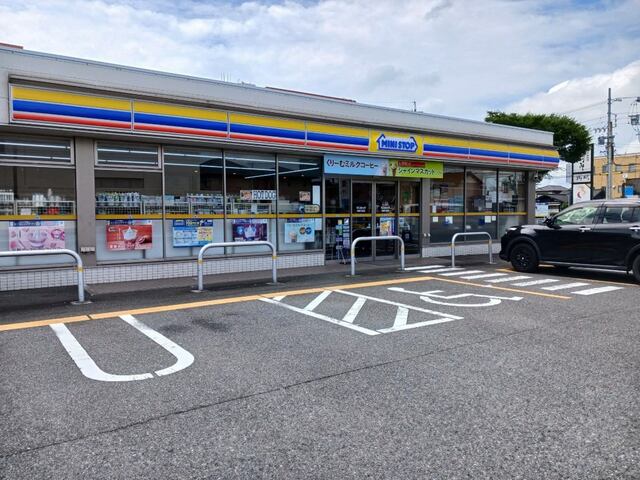 コンビニ　ミニストップ瑞穂只越店（コンビニ）まで450m