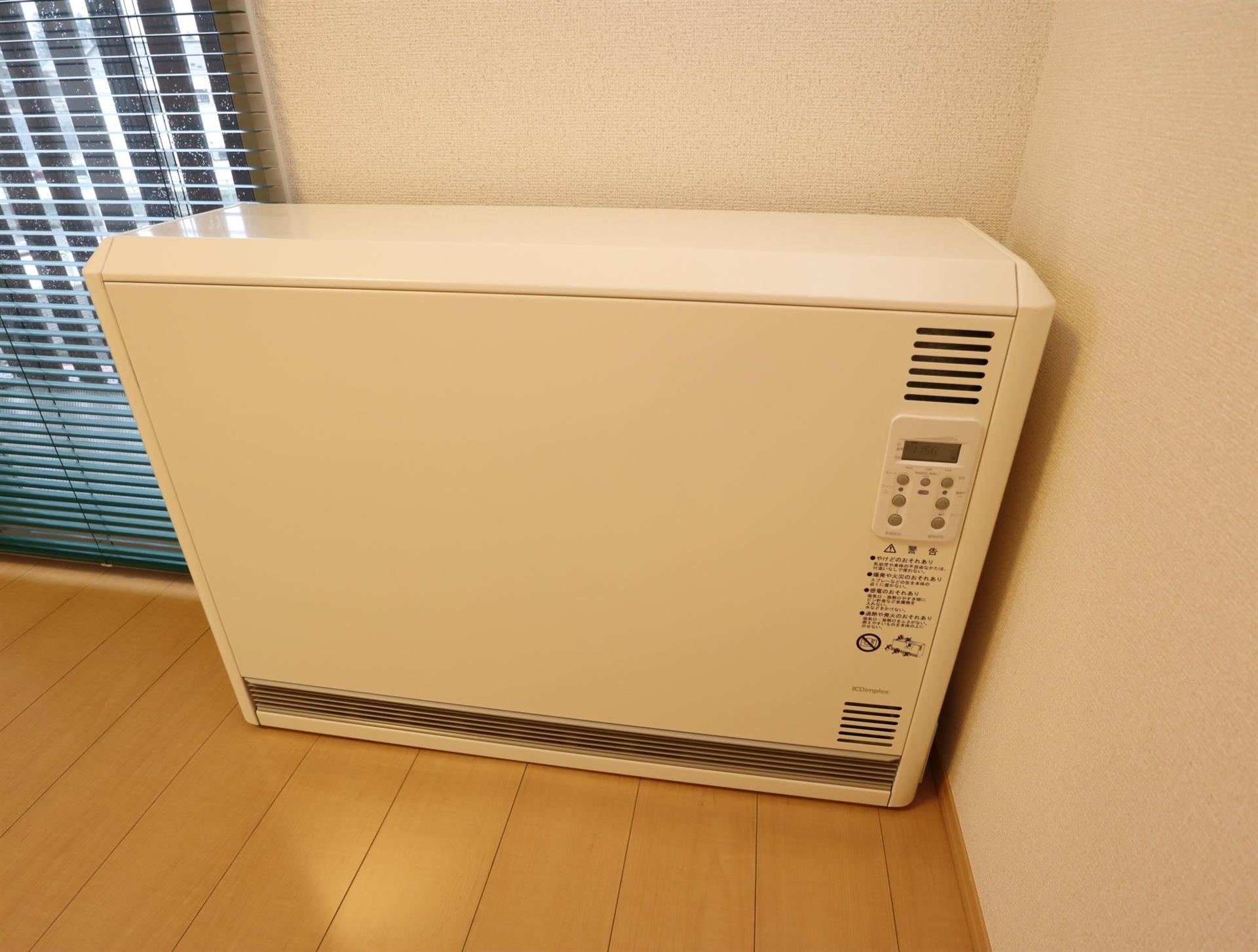 居室・リビング　蓄熱暖房機