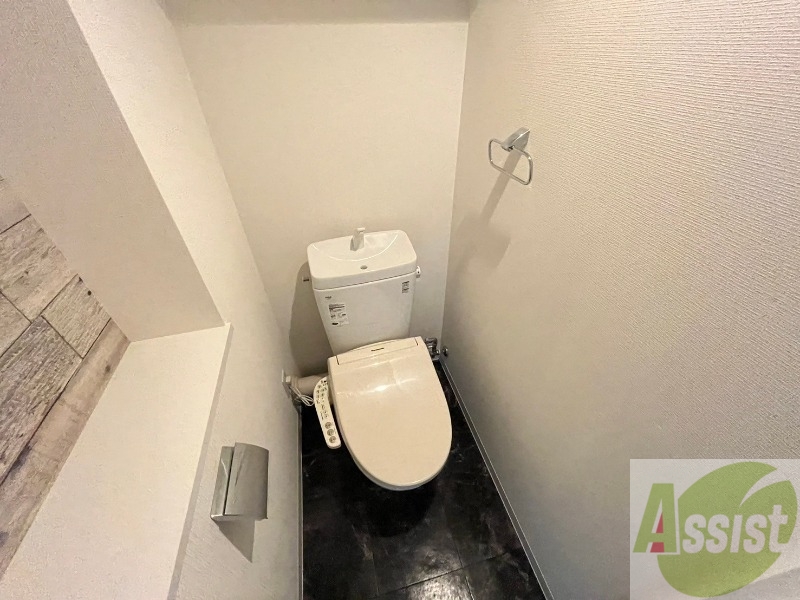トイレ　ウォシュレット機能がついたトイレです。安心して使用できますね