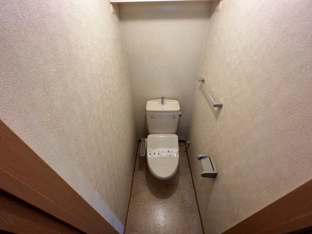 トイレ　★人気の温水洗浄便座付です★