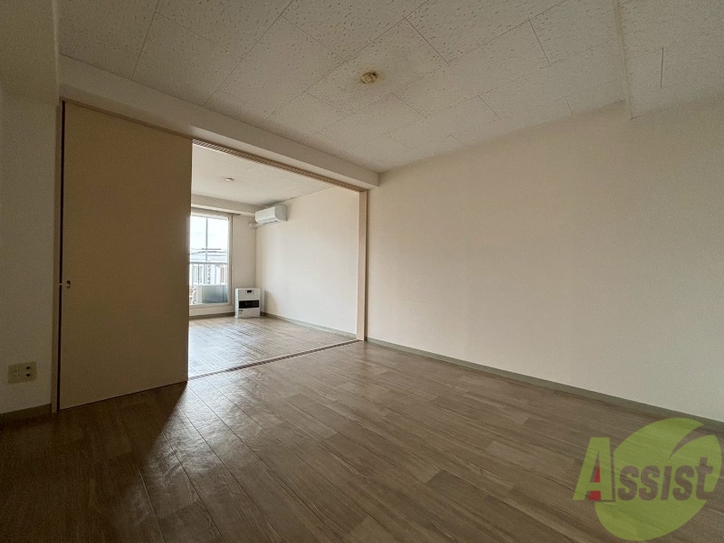 居室・リビング　広くてキレイなお部屋が広がっていて、充実した生活が送れそう。