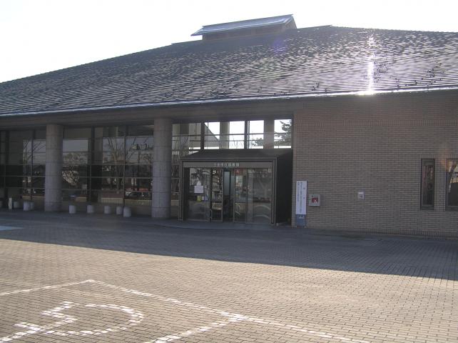 図書館　三田市立図書館（図書館）まで841m