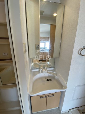 洗面設備　ユーレジデンス淀屋橋　洗面化粧台