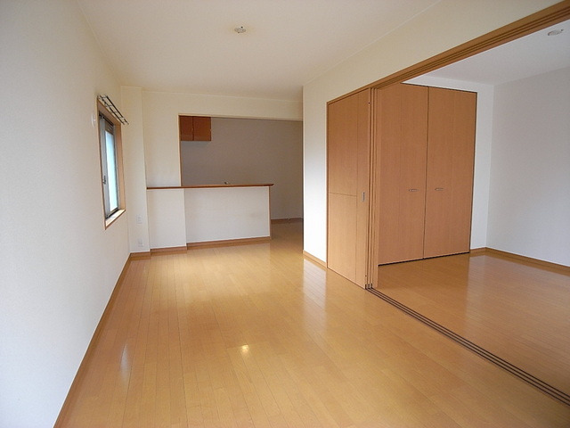 居室・リビング　◆落ち着いた色合いのお部屋です◆