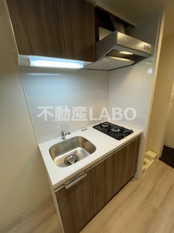 キッチン　奇数階の色味はパノラマ画像をご参照ください。