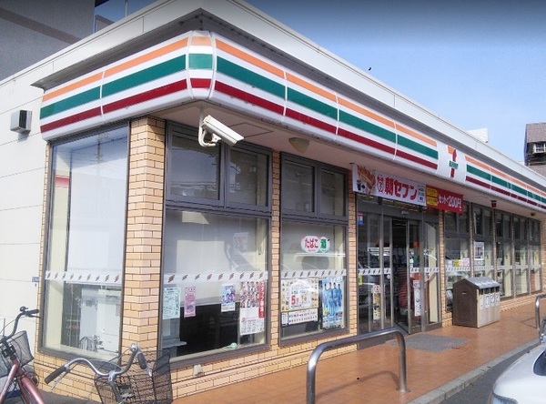 コンビニ　セブンイレブン川崎下小田中1丁目店（コンビニ）まで353m