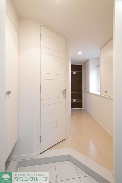 玄関　※写真は同タイプ住戸です。