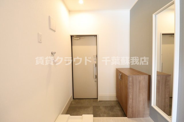 玄関　全身鏡でお出かけ前に身だしなみチェック♪