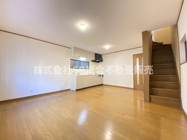 六万寺町1丁目貸家の居間写真