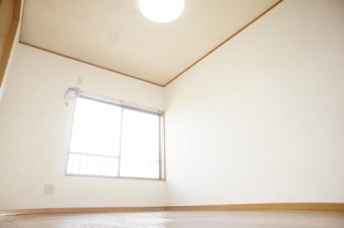 その他部屋・スペース　フローリングの明るいお部屋です。