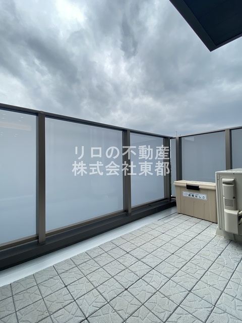 バルコニー　ワイドなバルコニーはお布団も干せちゃいます！