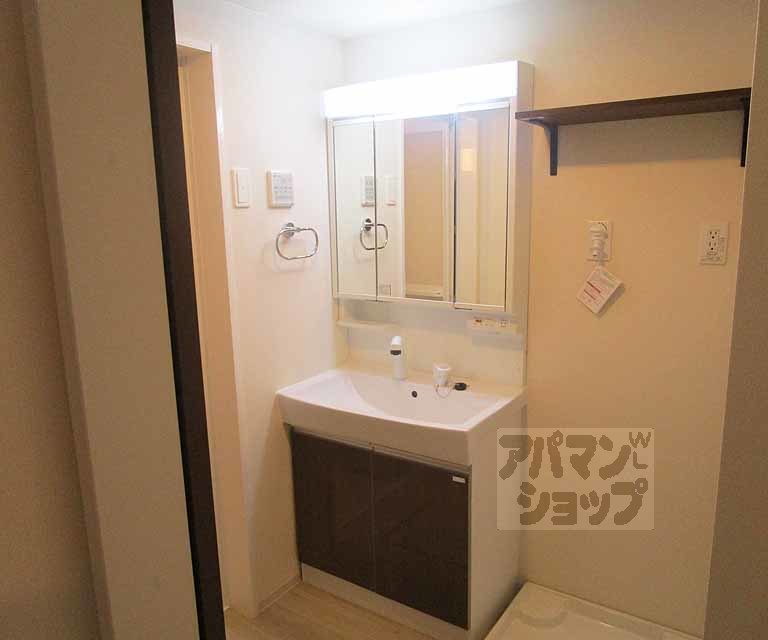 洗面設備　１０３号室の写真です。