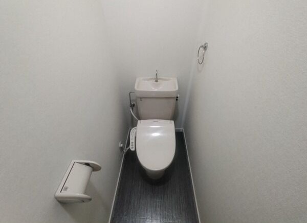 トイレ　図面と現状に相違がある場合には現状を優先