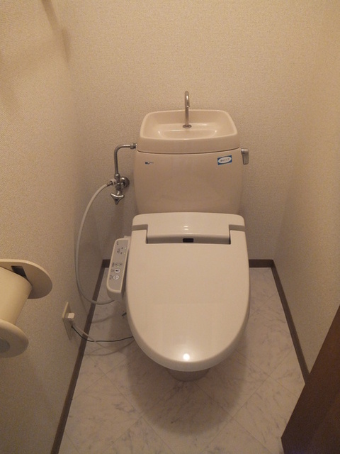 トイレ　温水暖房便座
