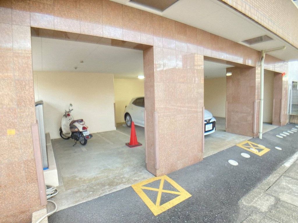 駐車場　駐車場