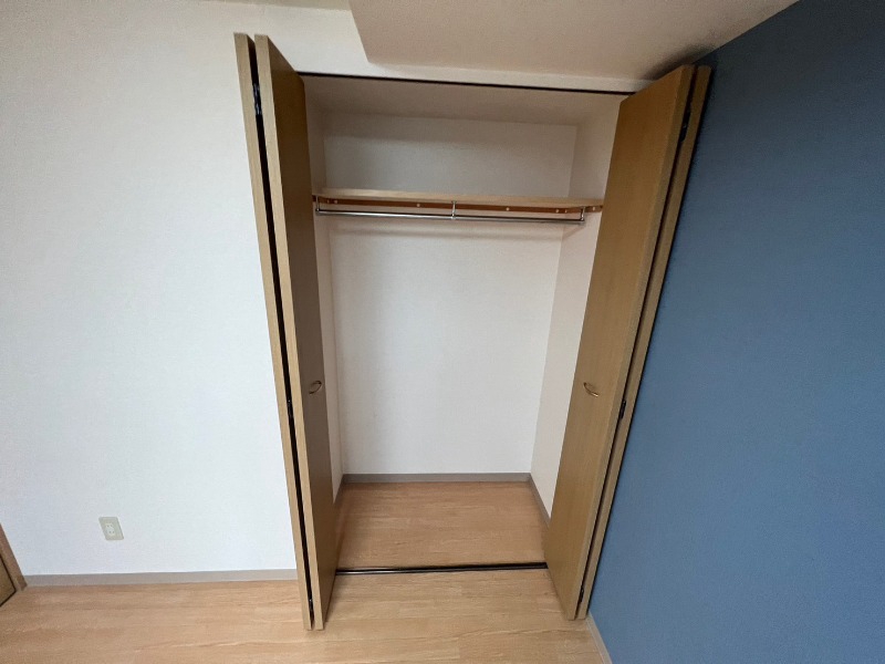 収納　寝室の収納です。部屋がすっきり片付きます。