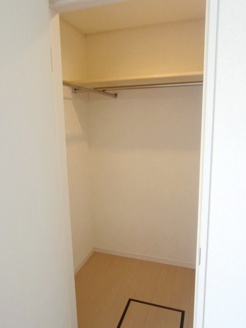 収納　★ウォークインクローゼットです★