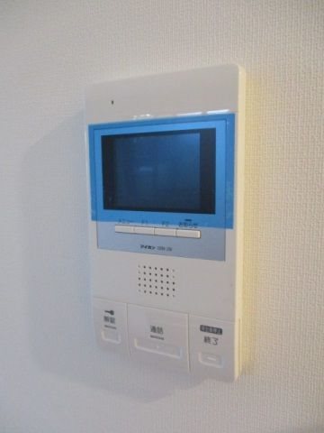 セキュリティ　来訪者が分かるモニター付きインターホンです。