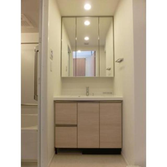 洗面設備　※写真は同タイプ住戸です。