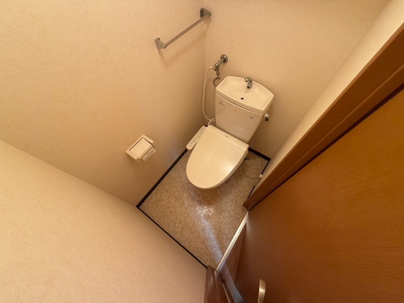 トイレ　こちらはトイレです。清潔感があり、安心して使用できます。