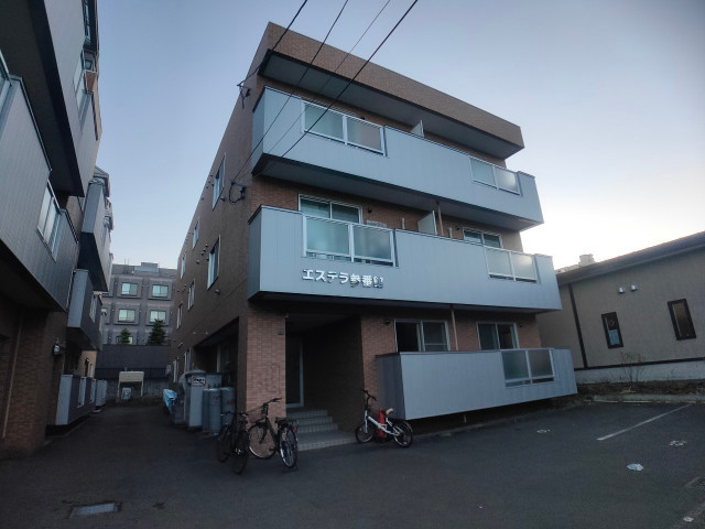 建物外観　札幌市中央区南１８条西「エステラ参番館」