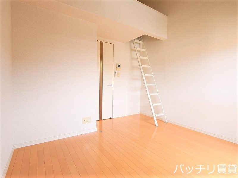 居室・リビング　同型タイプの為、現状を優先いたします。
