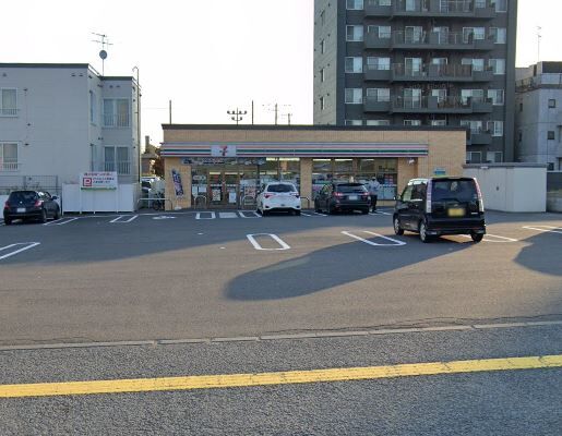 コンビニ　セブンイレブン札幌月寒中央通4丁目店（コンビニ）まで175m