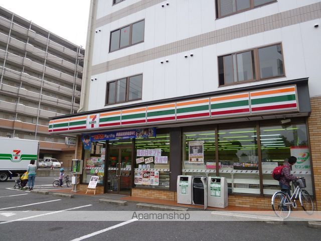 コンビニ　セブンイレブン（コンビニ）まで379m