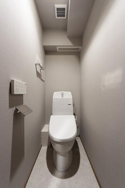 トイレ　※写真は同タイプ住戸です。