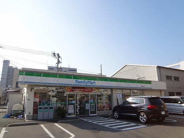 コンビニ　ファミリーマート前田（コンビニ）まで106m