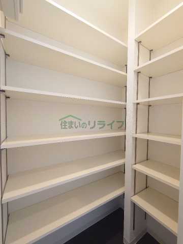 収納　OZIO大手町