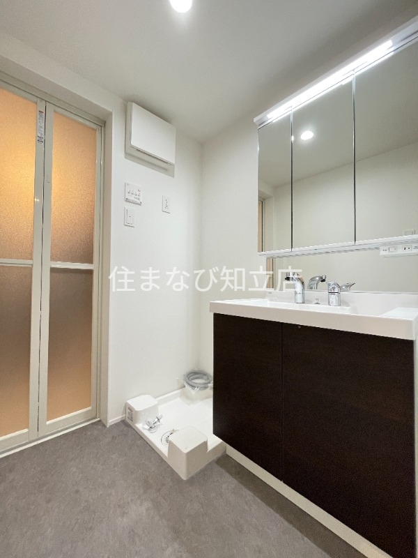 洗面設備　同型タイプ
