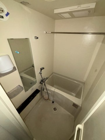 バス・シャワールーム　同物件別部屋写真
