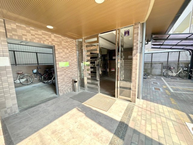 エントランス　綺麗なエントランスです。