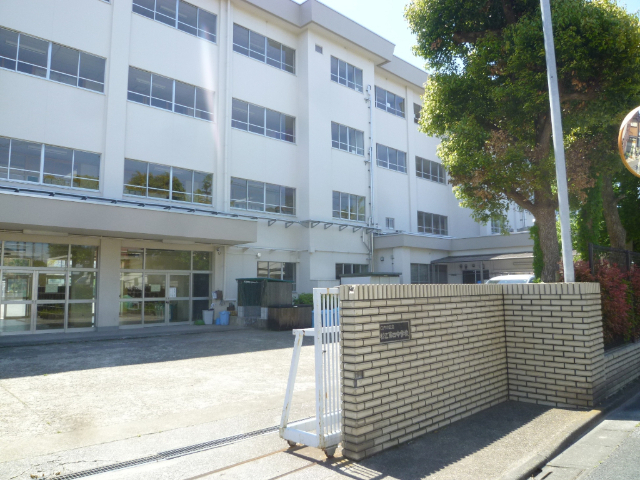 中学校　江戸川区立松江第四中学校（中学校）まで1159m