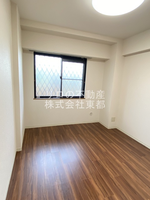 その他　個室感のある洋室☆窓から暖かな日差しが入ります♪