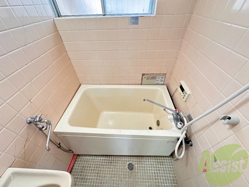 バス・シャワールーム　広々したお部屋ですよ。
