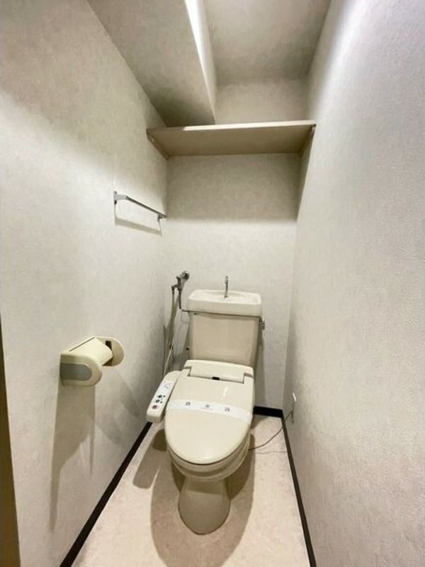 トイレ　２号室タイプのお部屋写真となります。