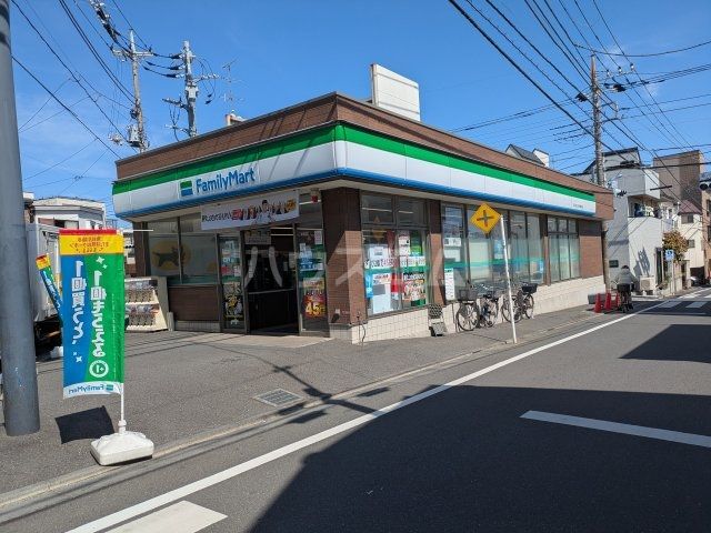 コンビニ　ファミリーマート 堀ノ内三丁目水道通り店（コンビニ）まで184m