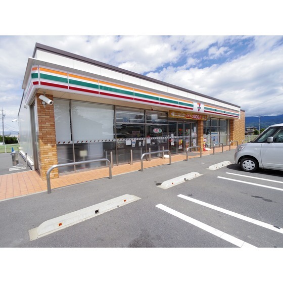 コンビニ　セブンイレブン松本町神南店（コンビニ）まで581m