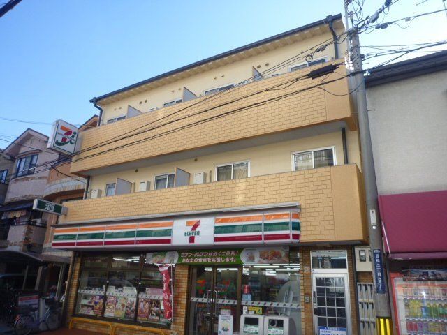 コンビニ　セブンイレブン東大阪吉松2丁目店（コンビニ）まで575m