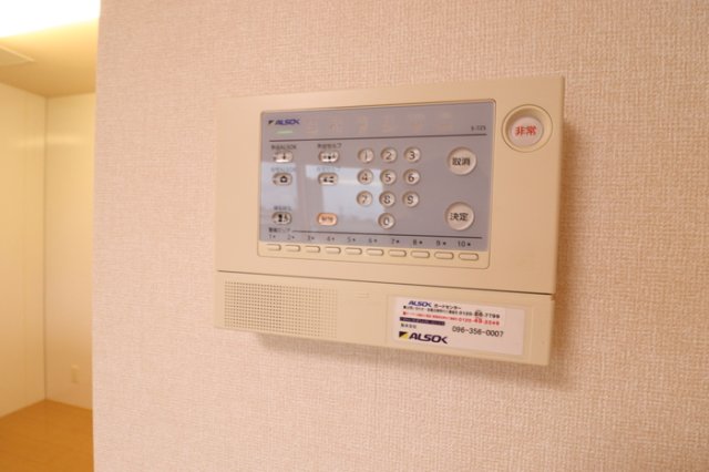 セキュリティ　※写真は別号室のものですので現状優先とさせていただきます