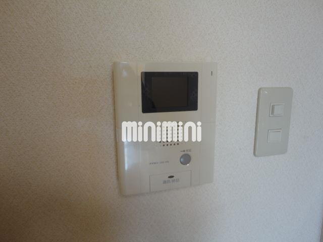 その他設備　ＴＶ付モニターホン。オートロック付の物件です