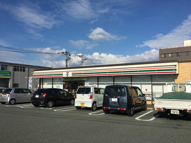 コンビニ　セブンイレブン（コンビニ）まで3676m