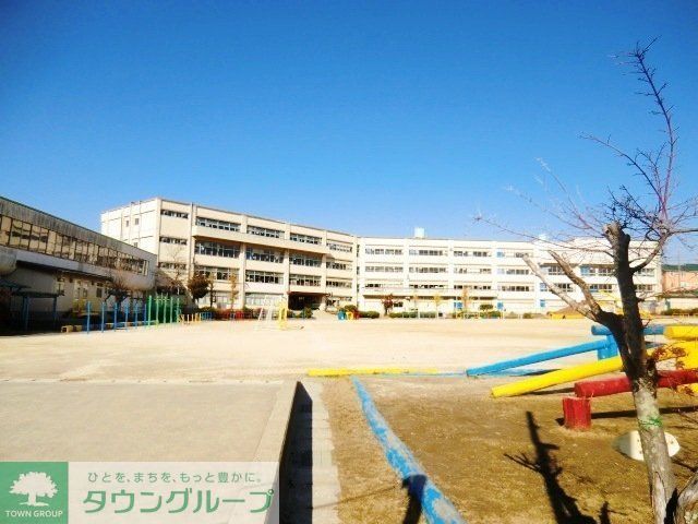 小学校　八ヶ崎小学校（小学校）まで540m