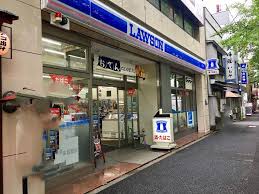 コンビニ　ローソン神田神保町白山通り店（コンビニ）まで177m