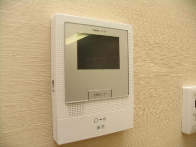 セキュリティ　※床・アクセントクロスはお部屋によって色味が異なります。現況